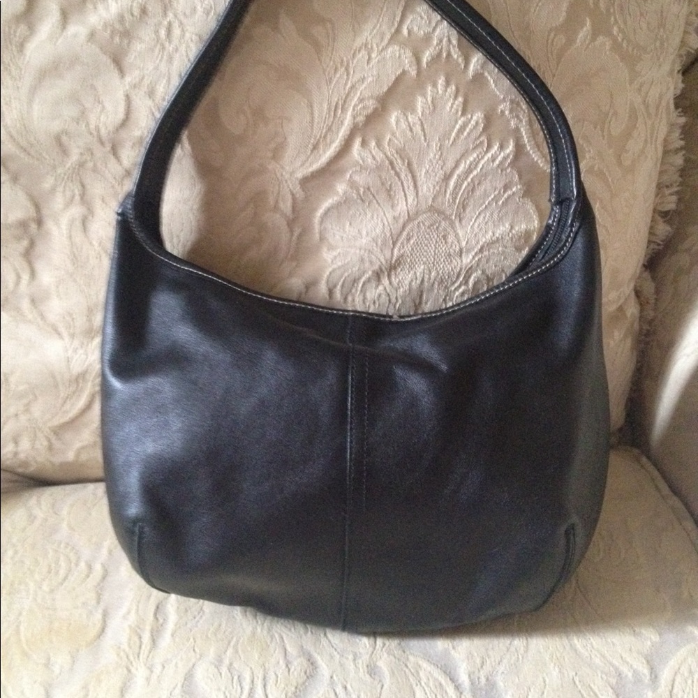 Express Leather hobo hand bag. 100% leather.
